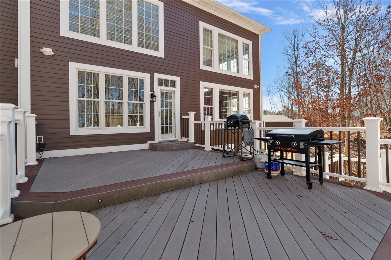 5052 S Dickinson Court, Saint Joseph, MI, 49085-8692