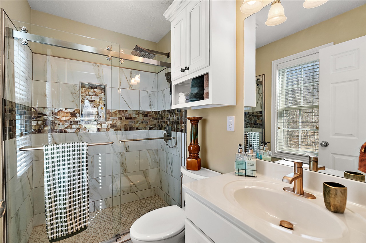 5052 S Dickinson Court, Saint Joseph, MI, 49085-8692