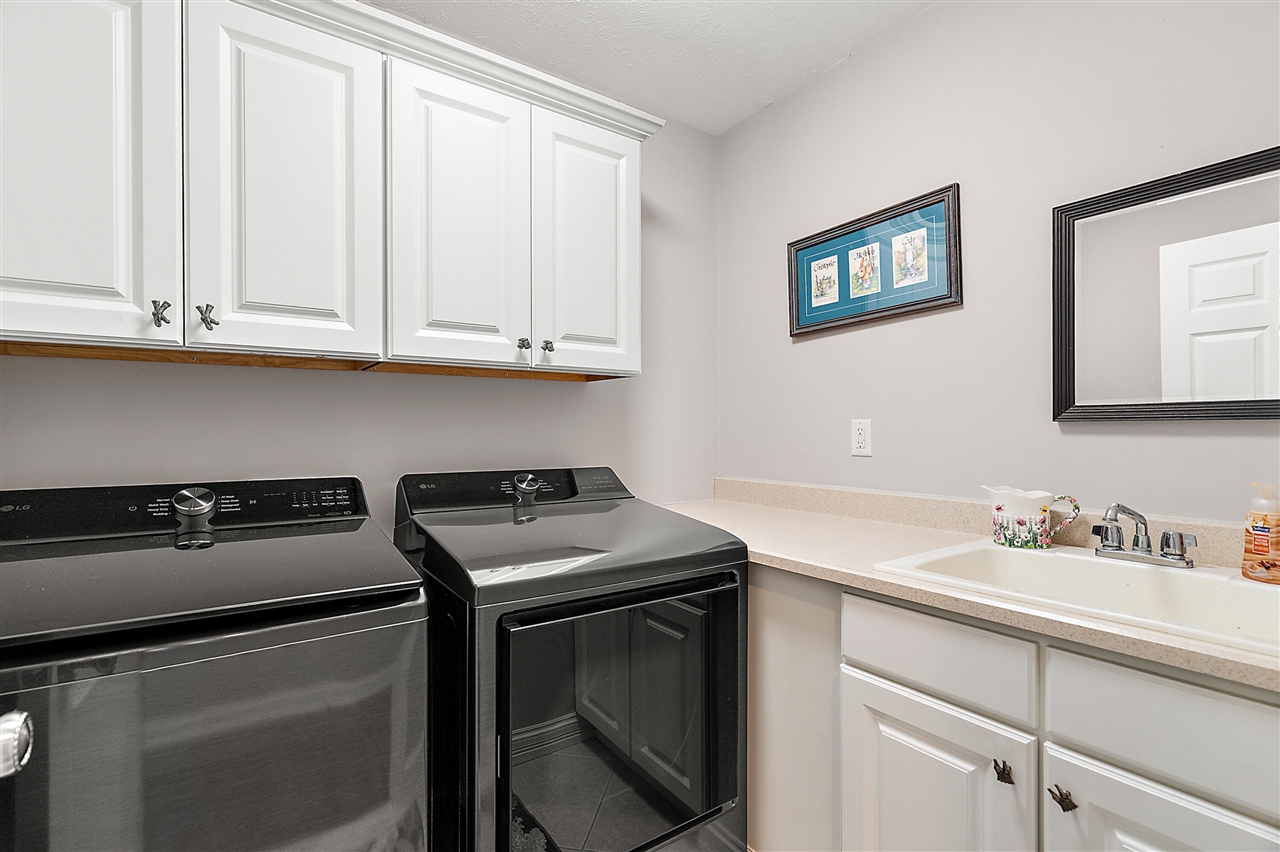 5052 S Dickinson Court, Saint Joseph, MI, 49085-8692