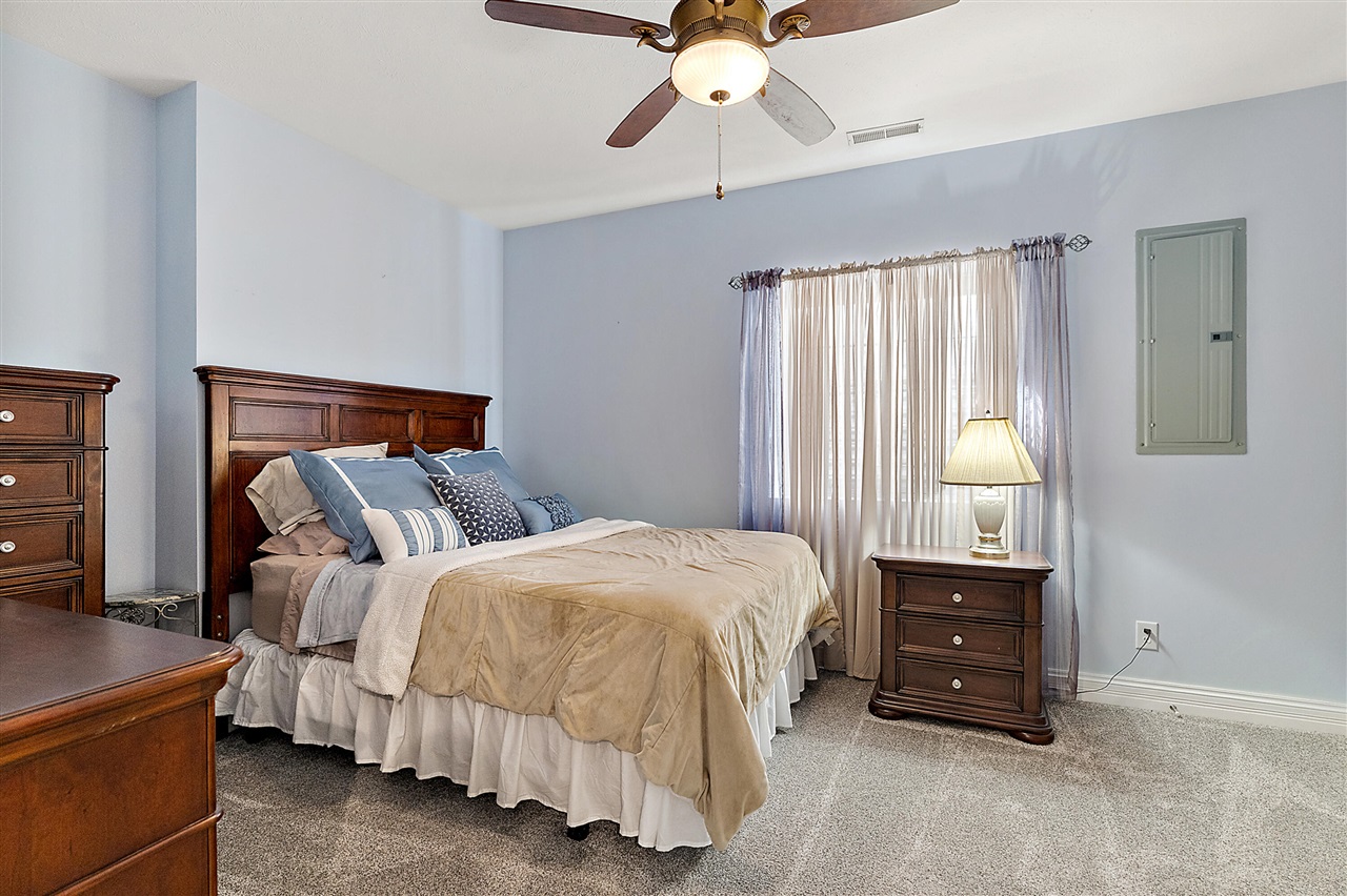 5052 S Dickinson Court, Saint Joseph, MI, 49085-8692