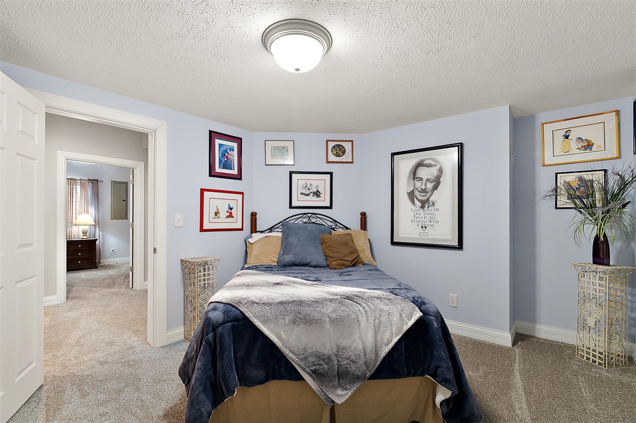 5052 S Dickinson Court, Saint Joseph, MI, 49085-8692