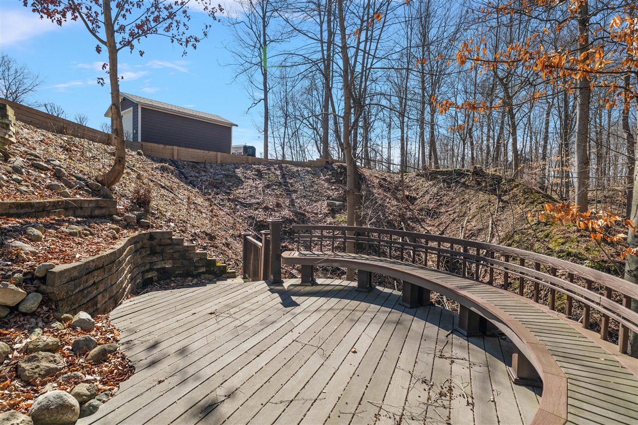 5052 S Dickinson Court, Saint Joseph, MI, 49085-8692