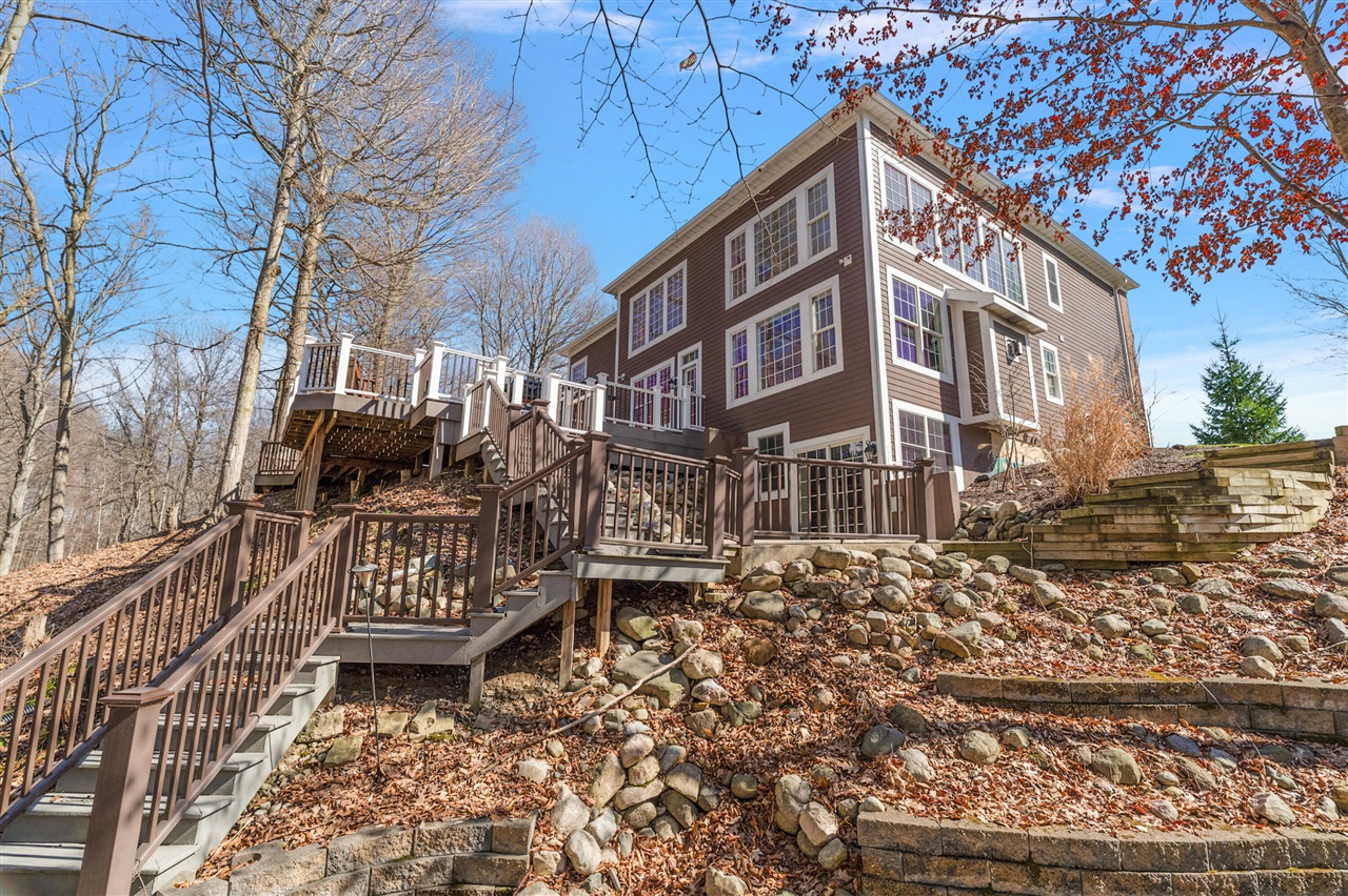 5052 S Dickinson Court, Saint Joseph, MI, 49085-8692