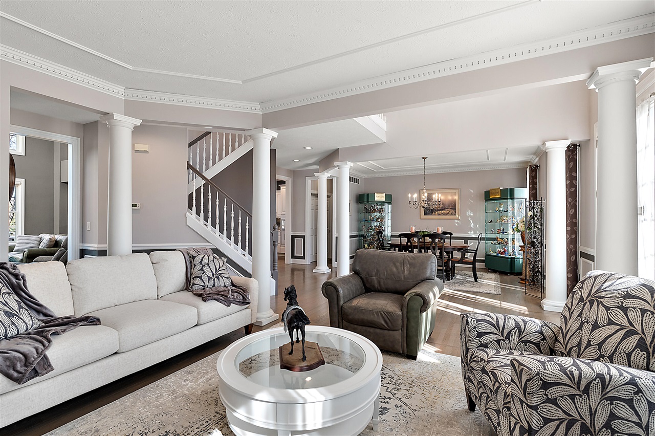 5052 S Dickinson Court, Saint Joseph, MI, 49085-8692