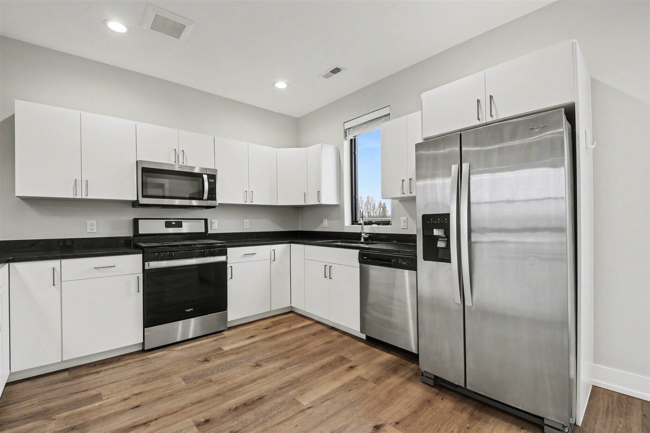 6029 Port View Drive, Grand Rapids, MI, 49512-9667