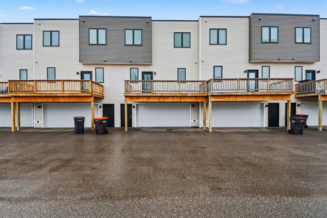 6029 Port View Drive, Grand Rapids, MI, 49512-9667