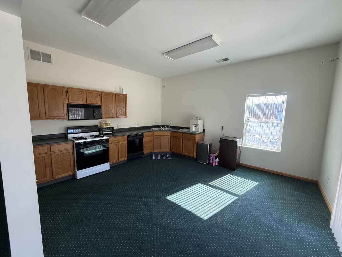 27581 M 43, Paw Paw, MI, 49079-9439