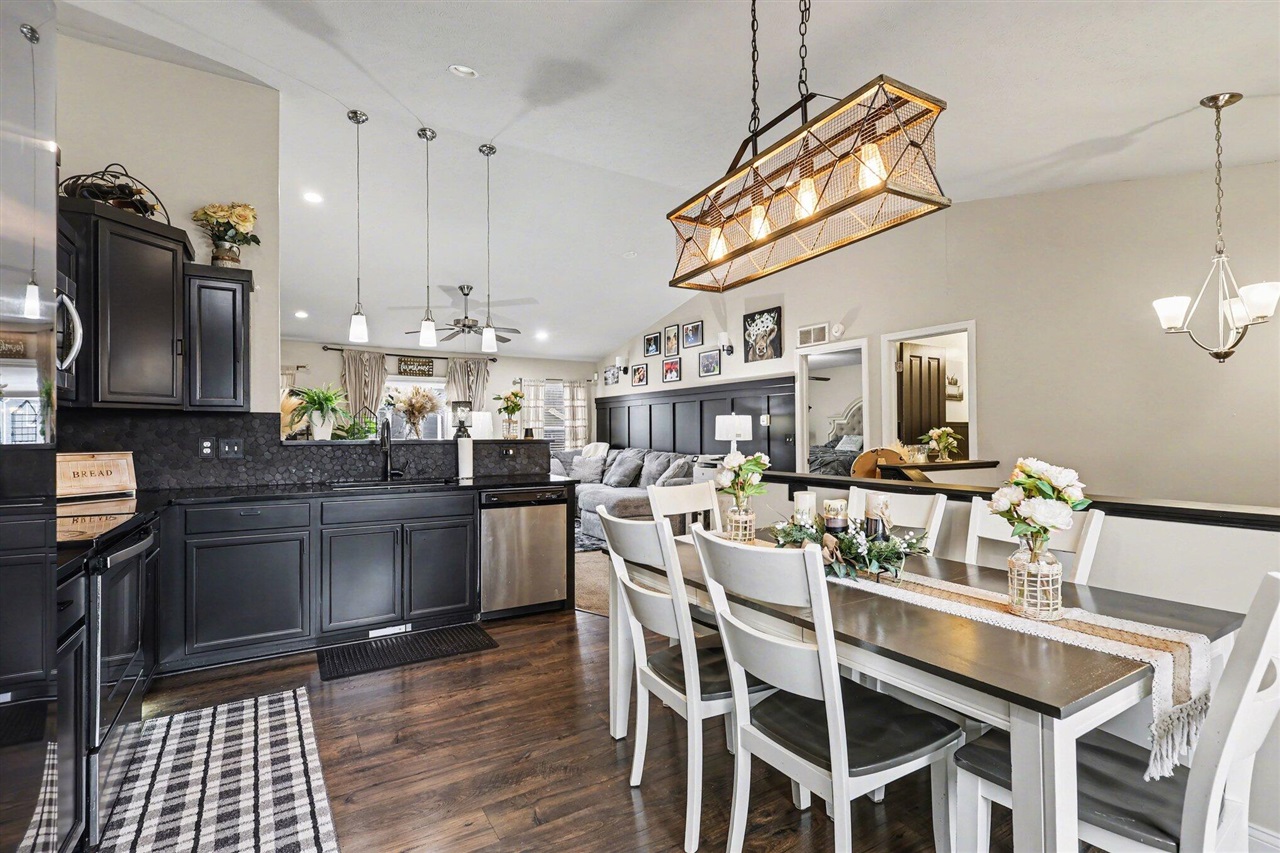 72157 Beacon Court, South Haven, MI, 49090-7902