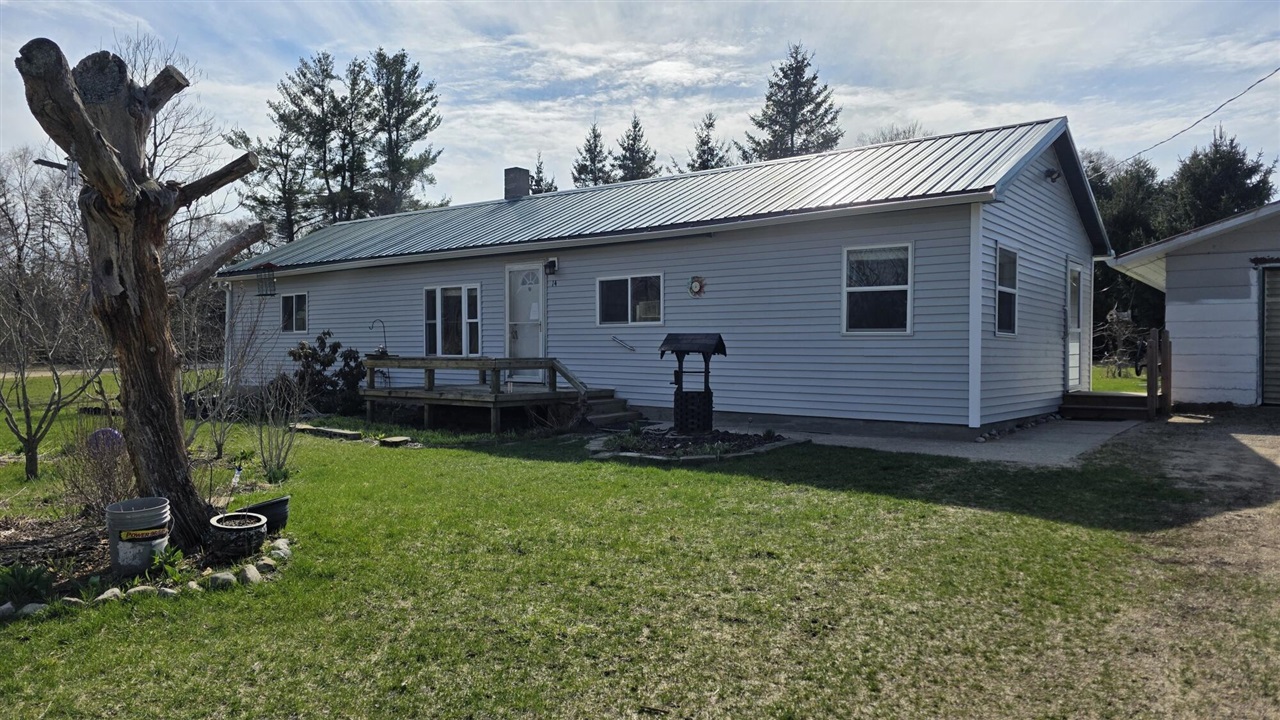 14 S 5th Street, Morley, MI, 49336-8003