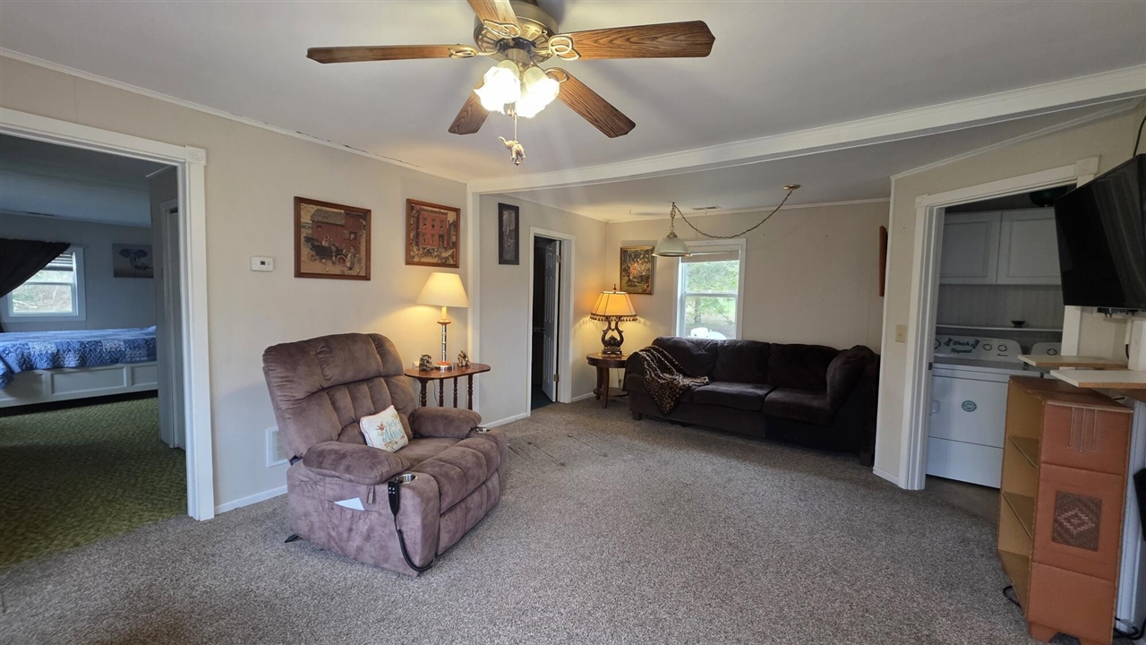 14 S 5th Street, Morley, MI, 49336-8003