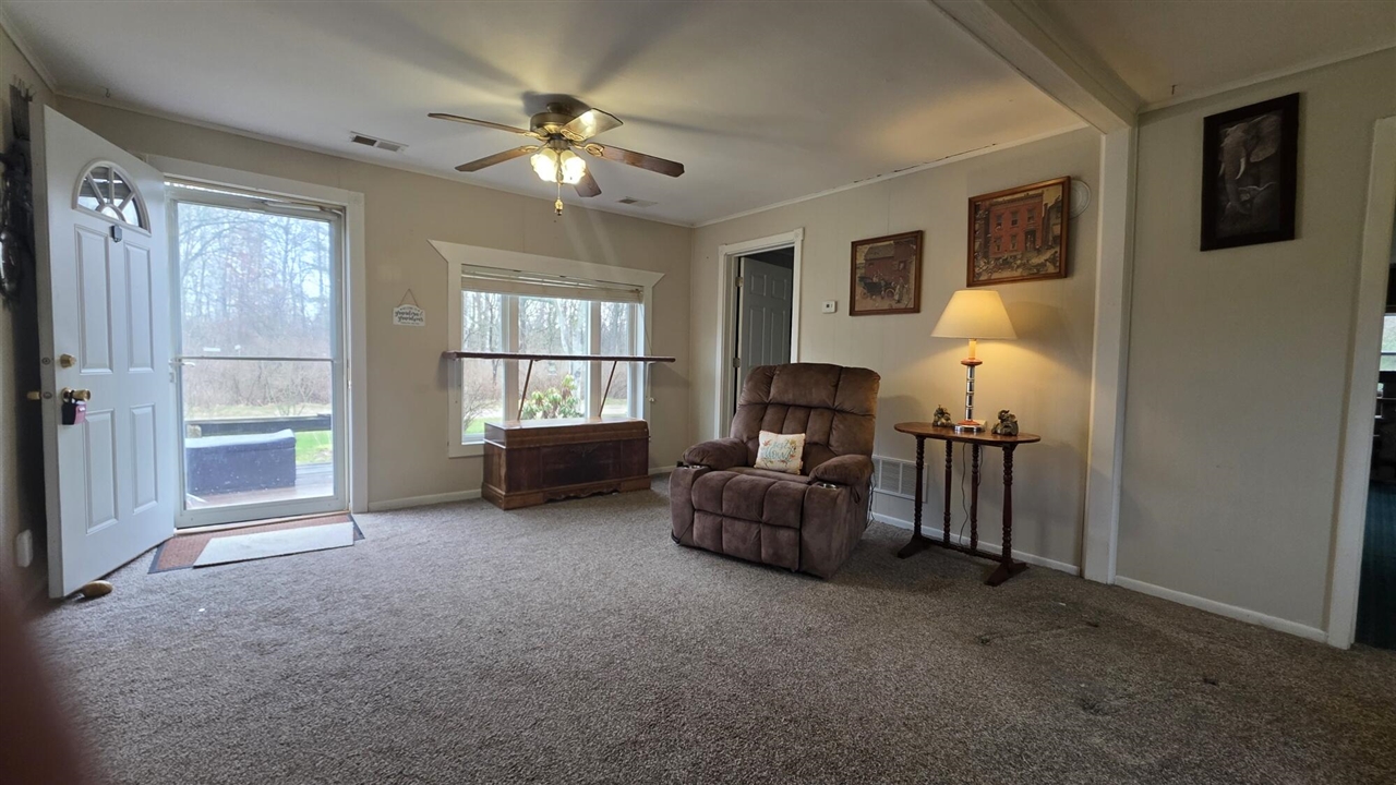 14 S 5th Street, Morley, MI, 49336-8003