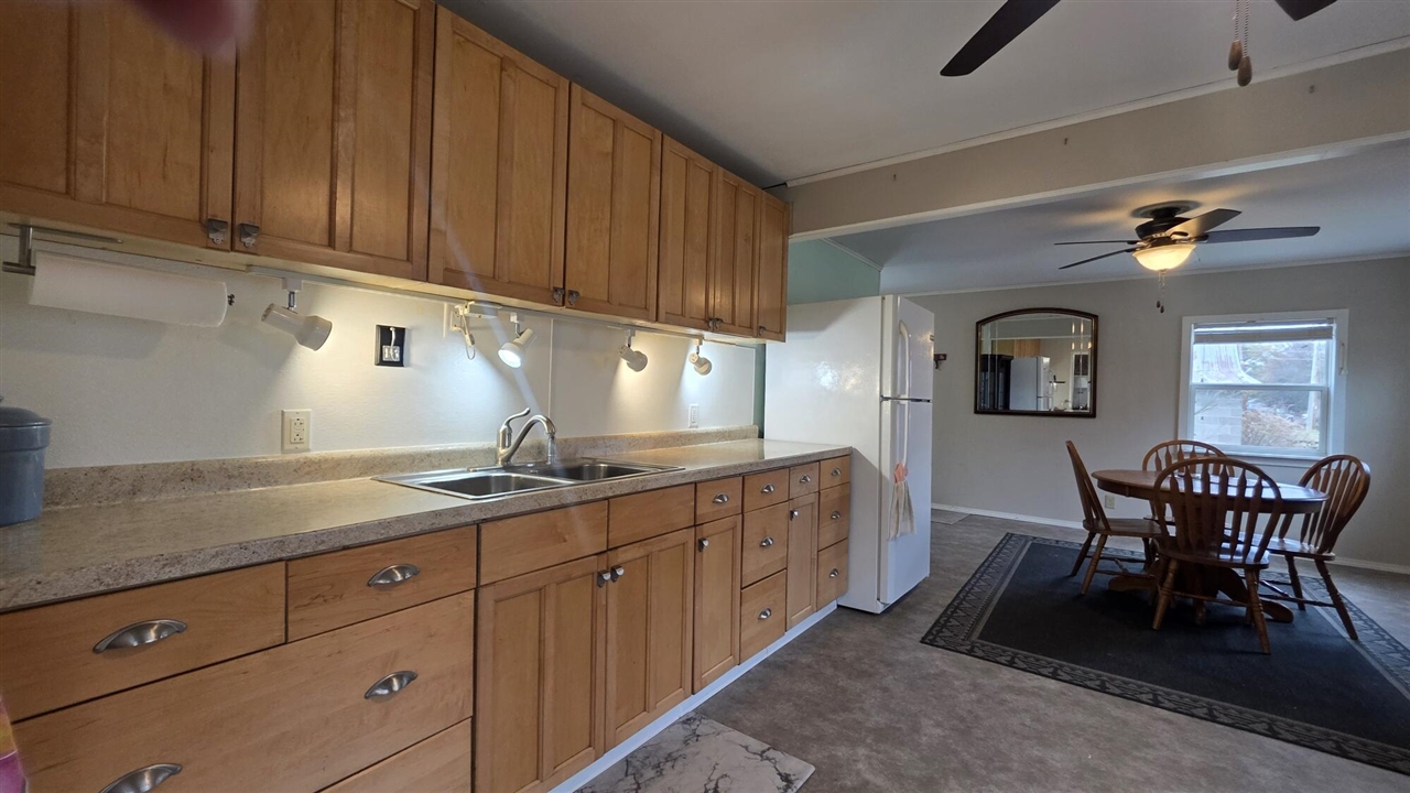 14 S 5th Street, Morley, MI, 49336-8003