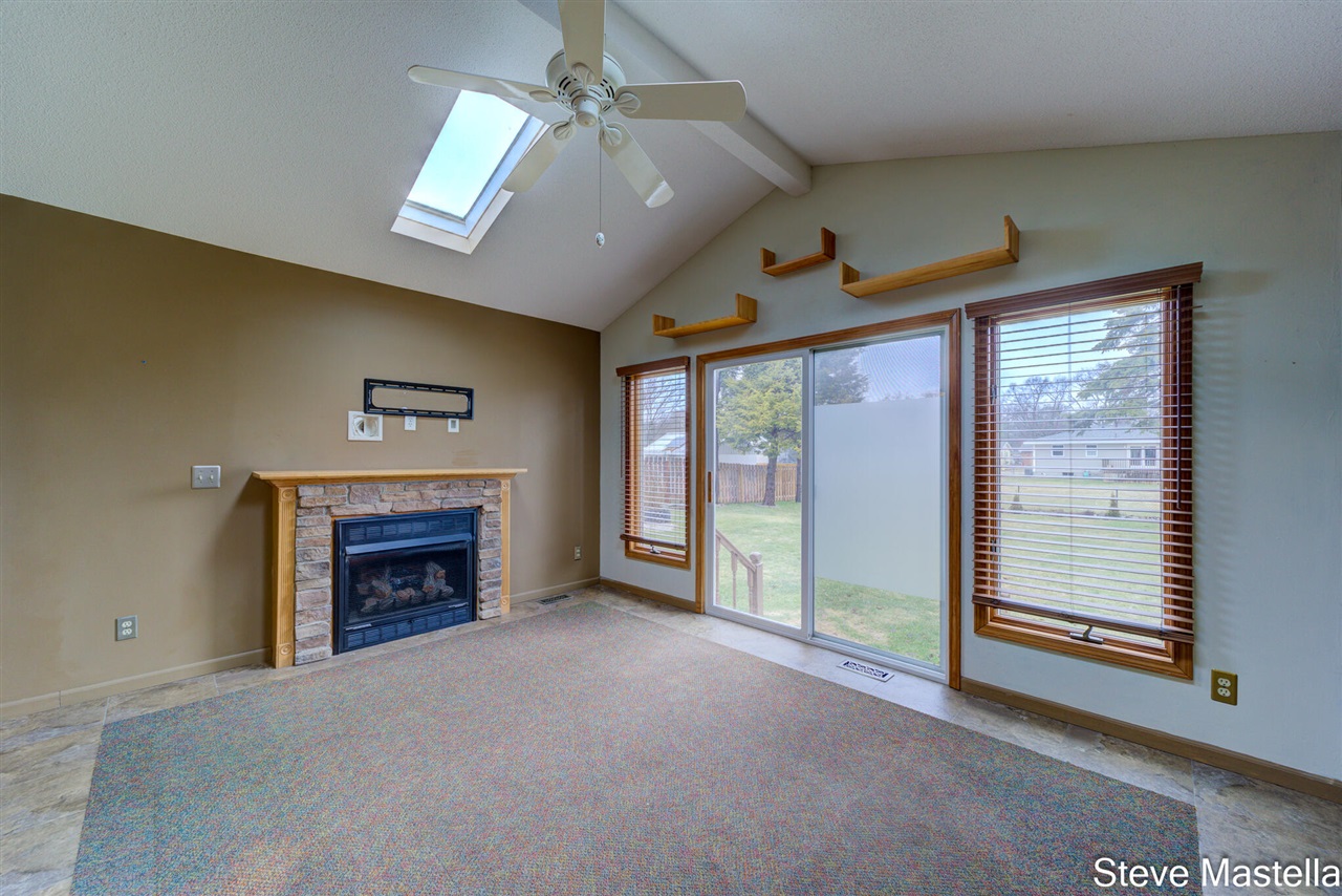 2250 Columbus Avenue, Norton Shores, MI, 49441-3342