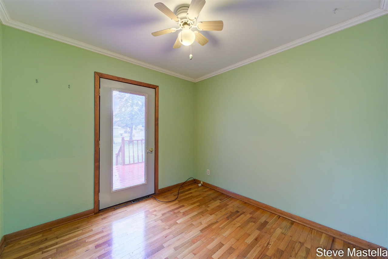 2250 Columbus Avenue, Norton Shores, MI, 49441-3342