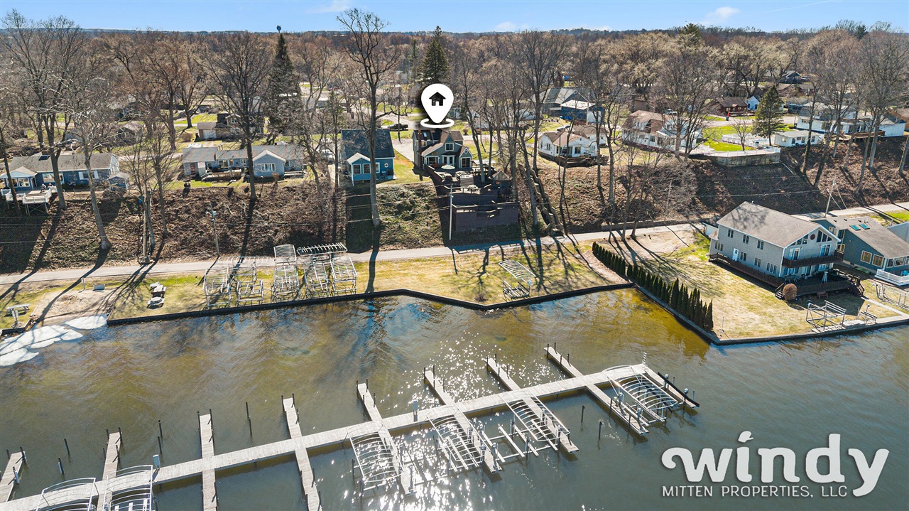 Homes for sale in Watervliet, MI | 8207 Pokagon Rd, Watervliet, MI 49098 | MLS# 70519165