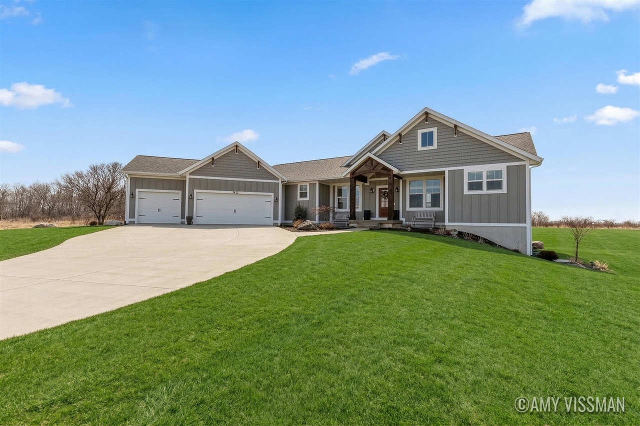 3822 Cherry Blossom Drive, Ada, MI, 49301-8722