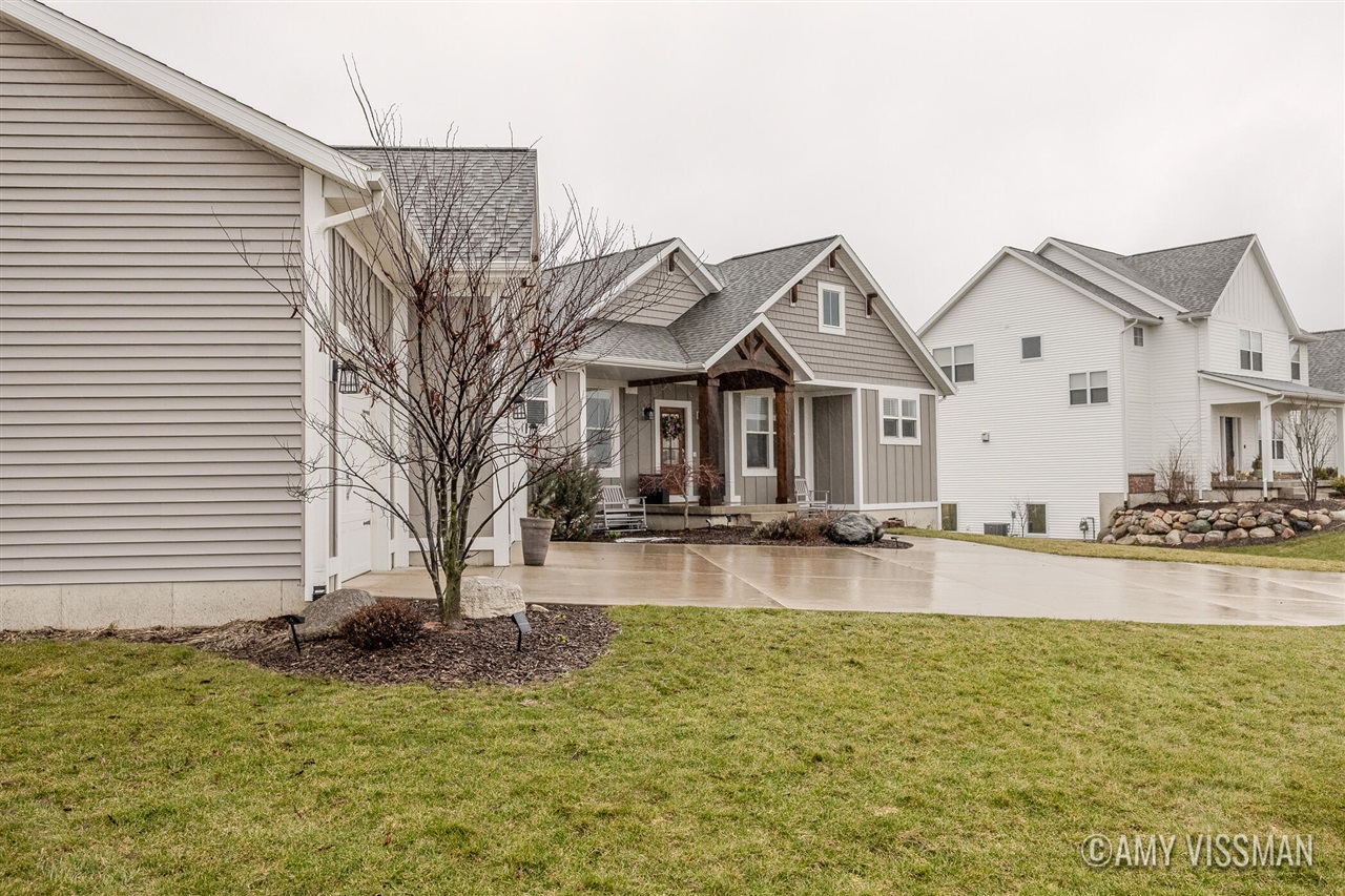 3822 Cherry Blossom Drive, Ada, MI, 49301-8722