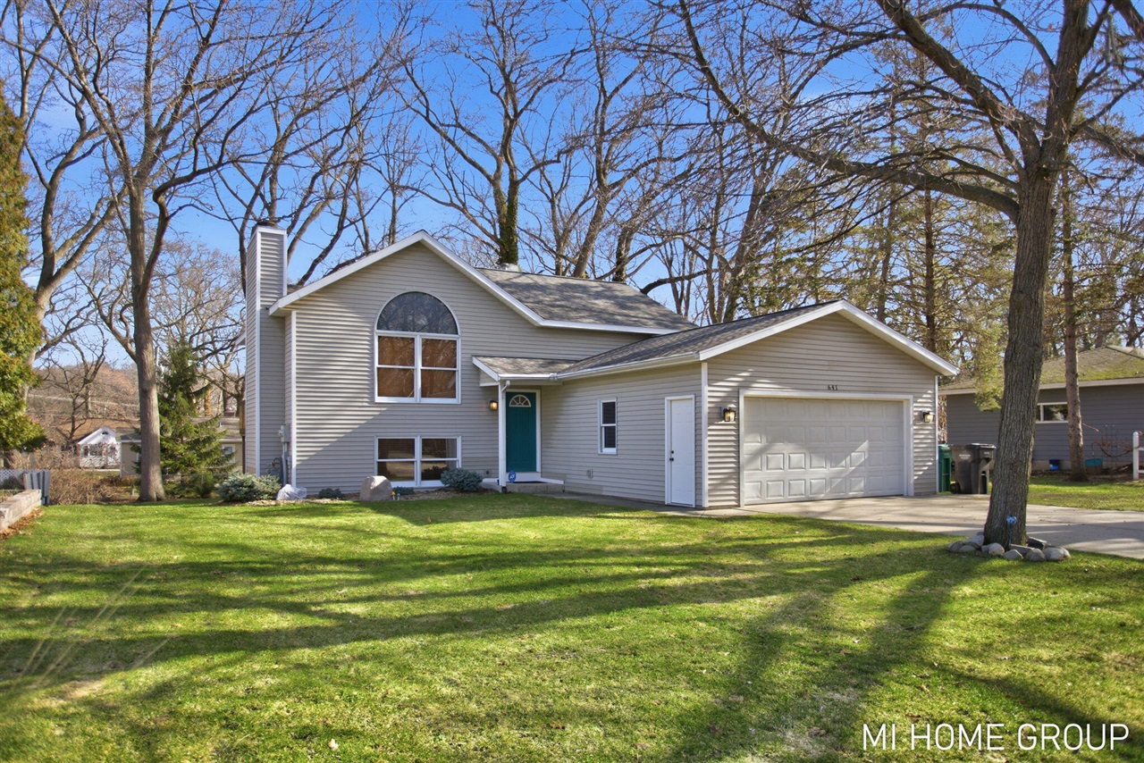 10517 Mary Ann Street, Zeeland, MI, 49464-1441
