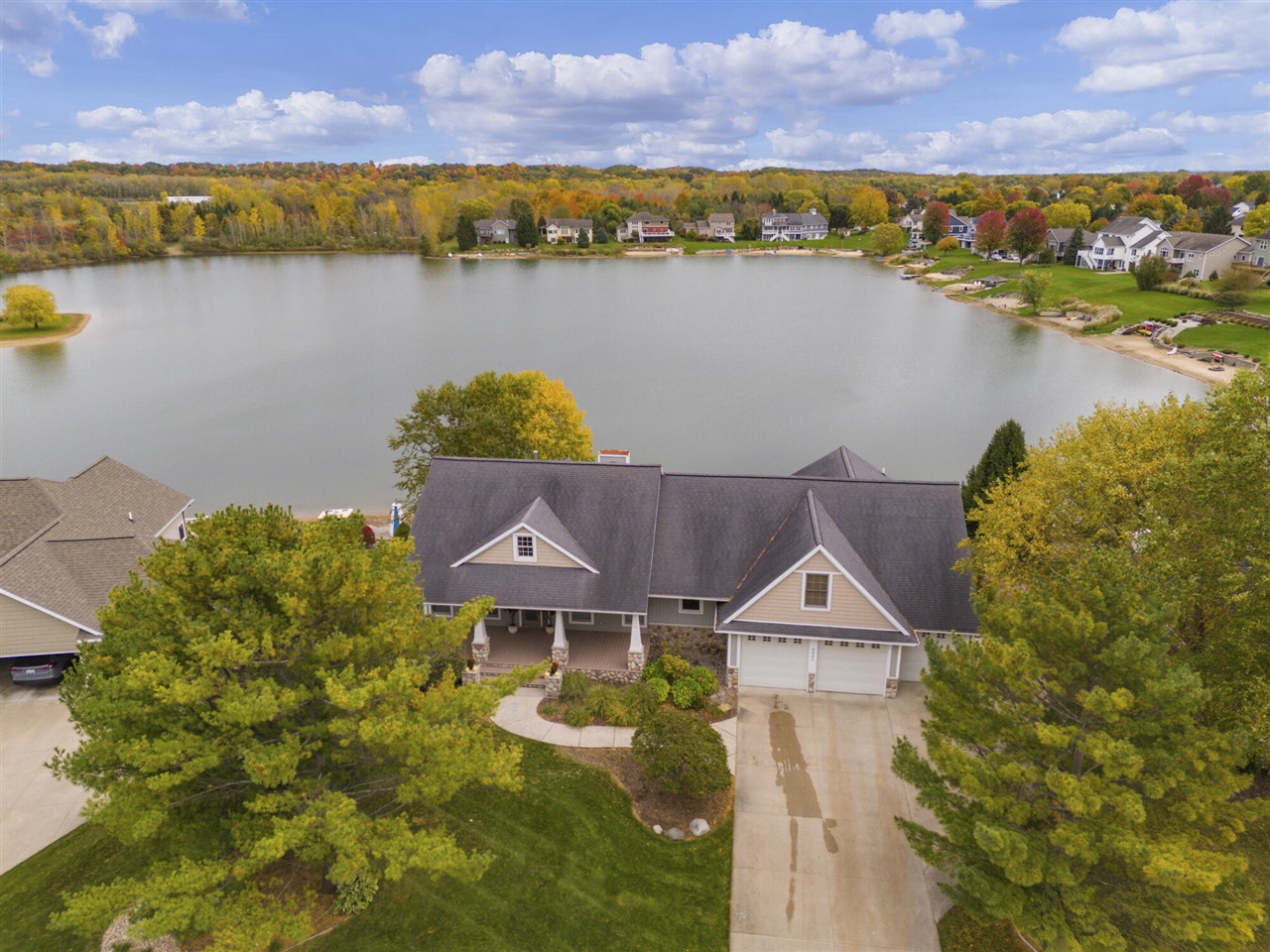 8886 Stonepoint Court, Jenison, MI, 49428