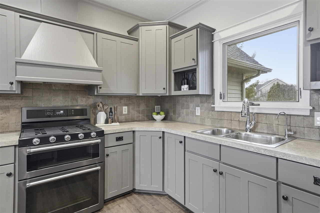 8886 Stonepoint Court, Jenison, MI, 49428