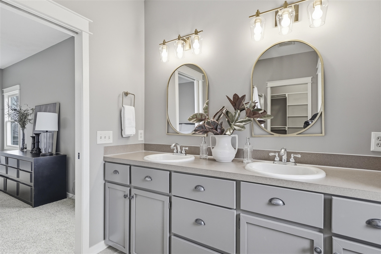 8886 Stonepoint Court, Jenison, MI, 49428