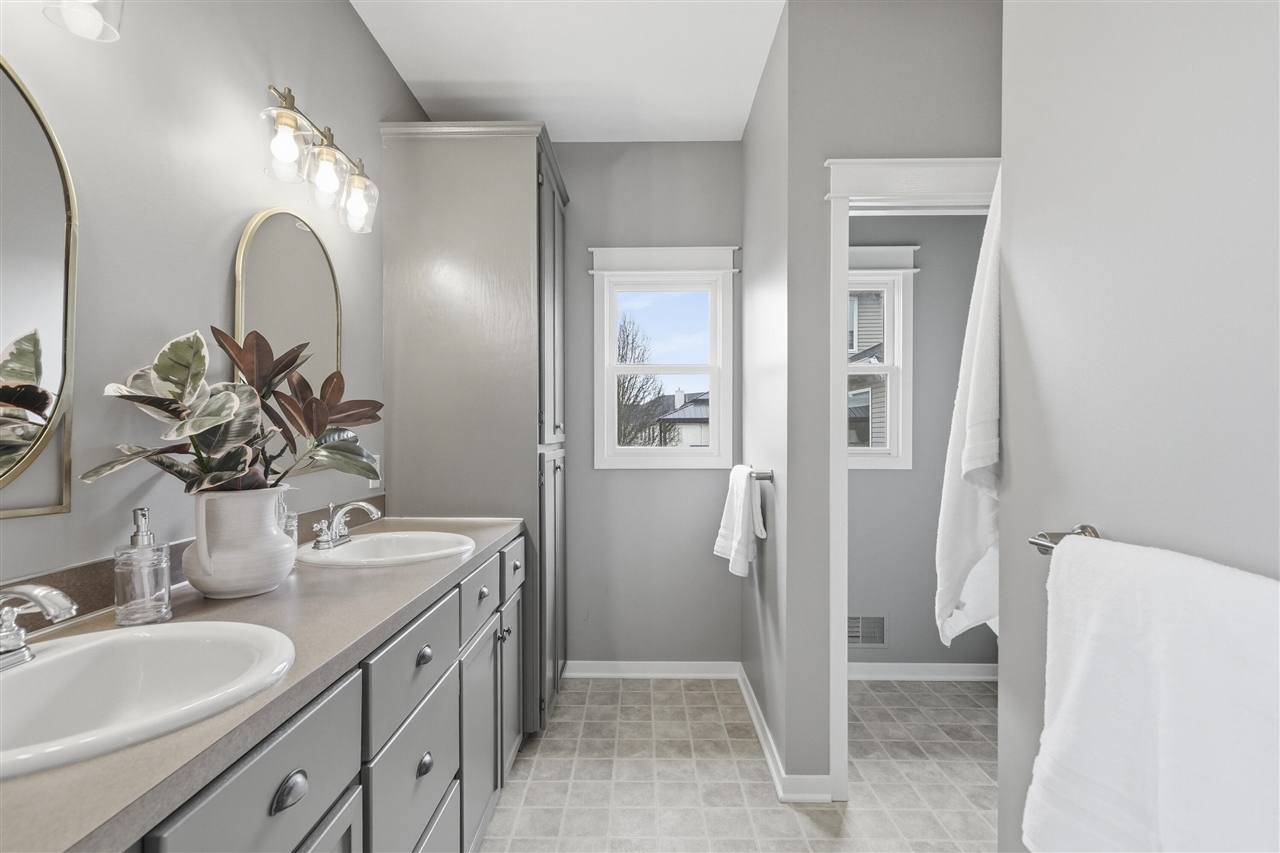 8886 Stonepoint Court, Jenison, MI, 49428