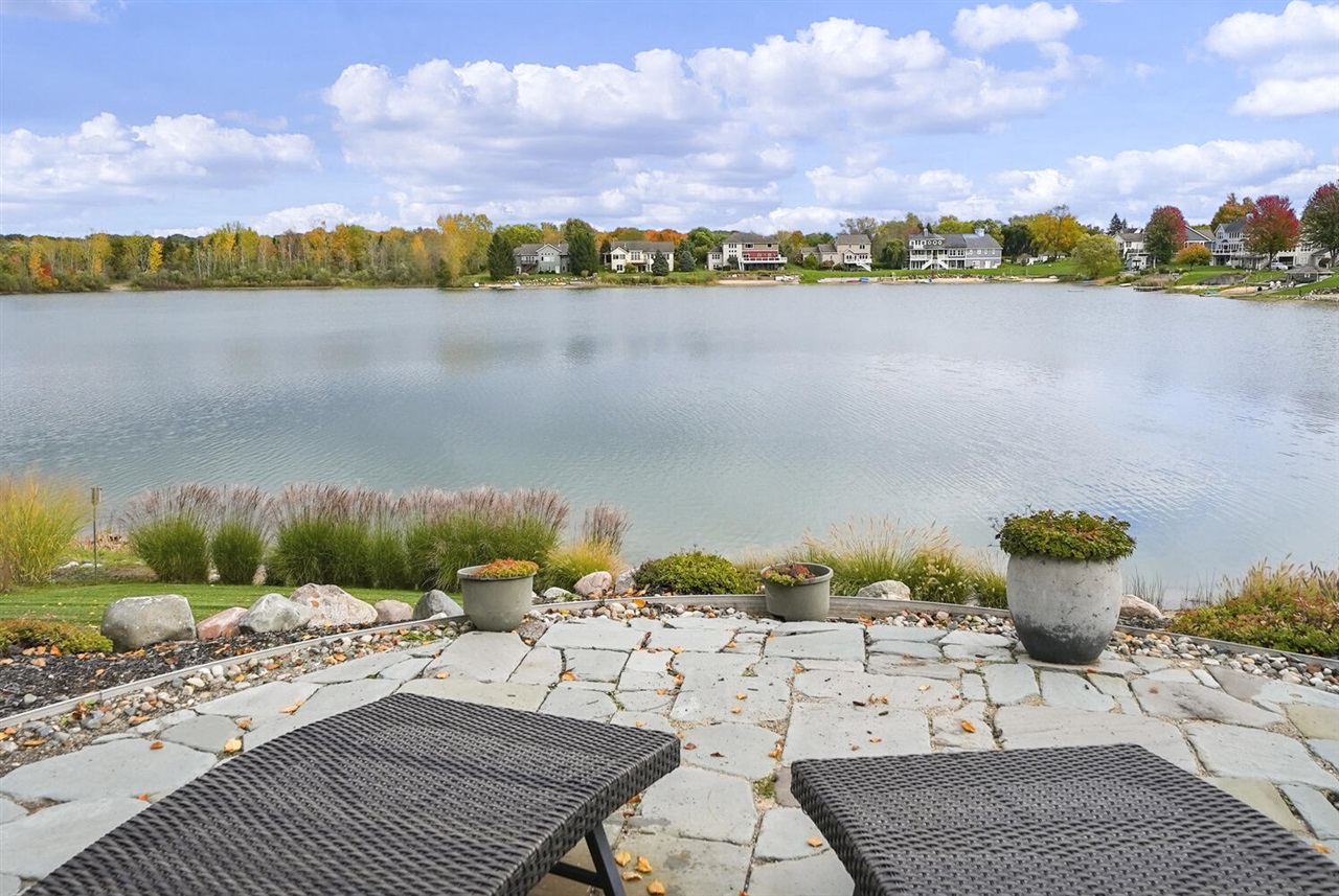 8886 Stonepoint Court, Jenison, MI, 49428