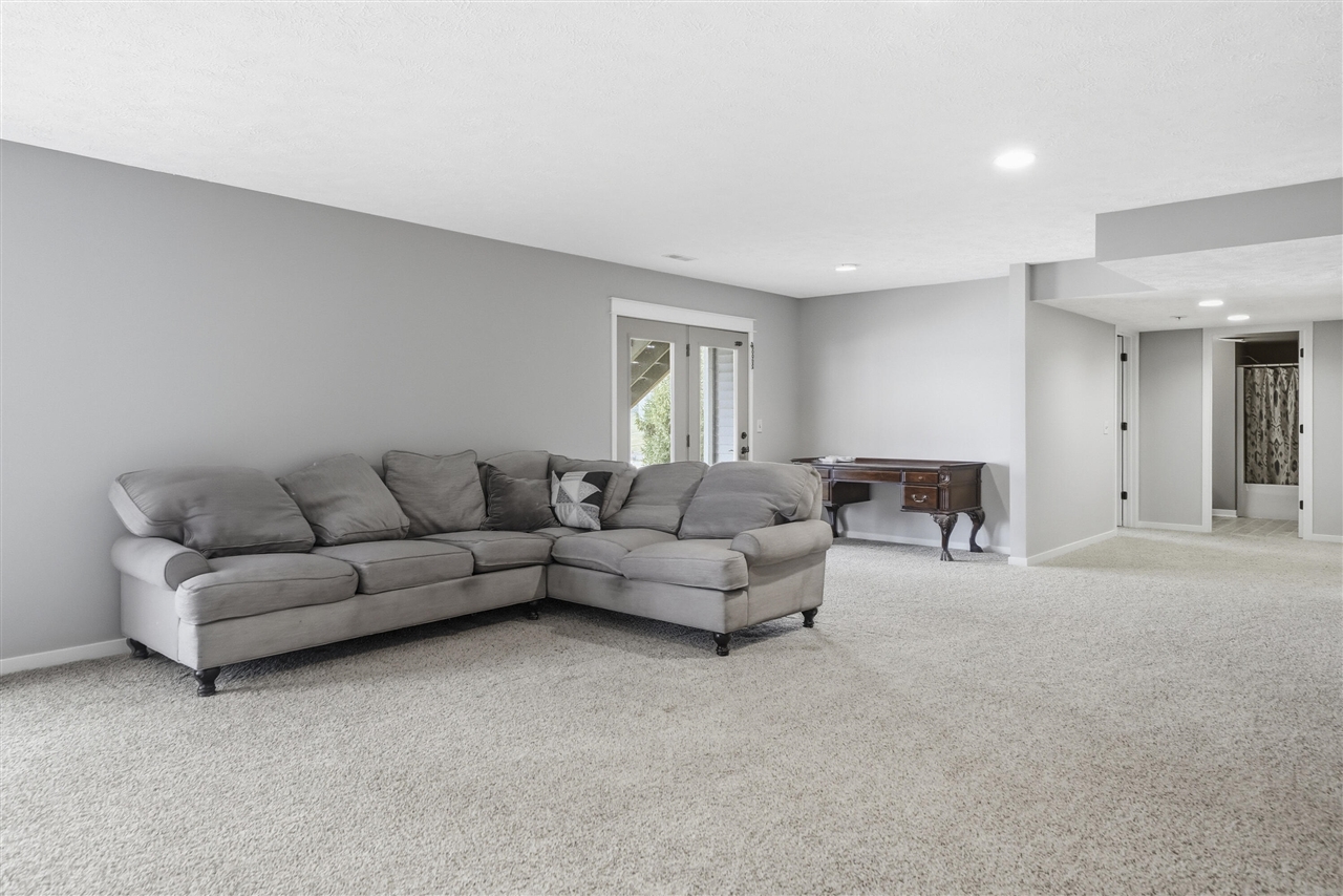 8886 Stonepoint Court, Jenison, MI, 49428