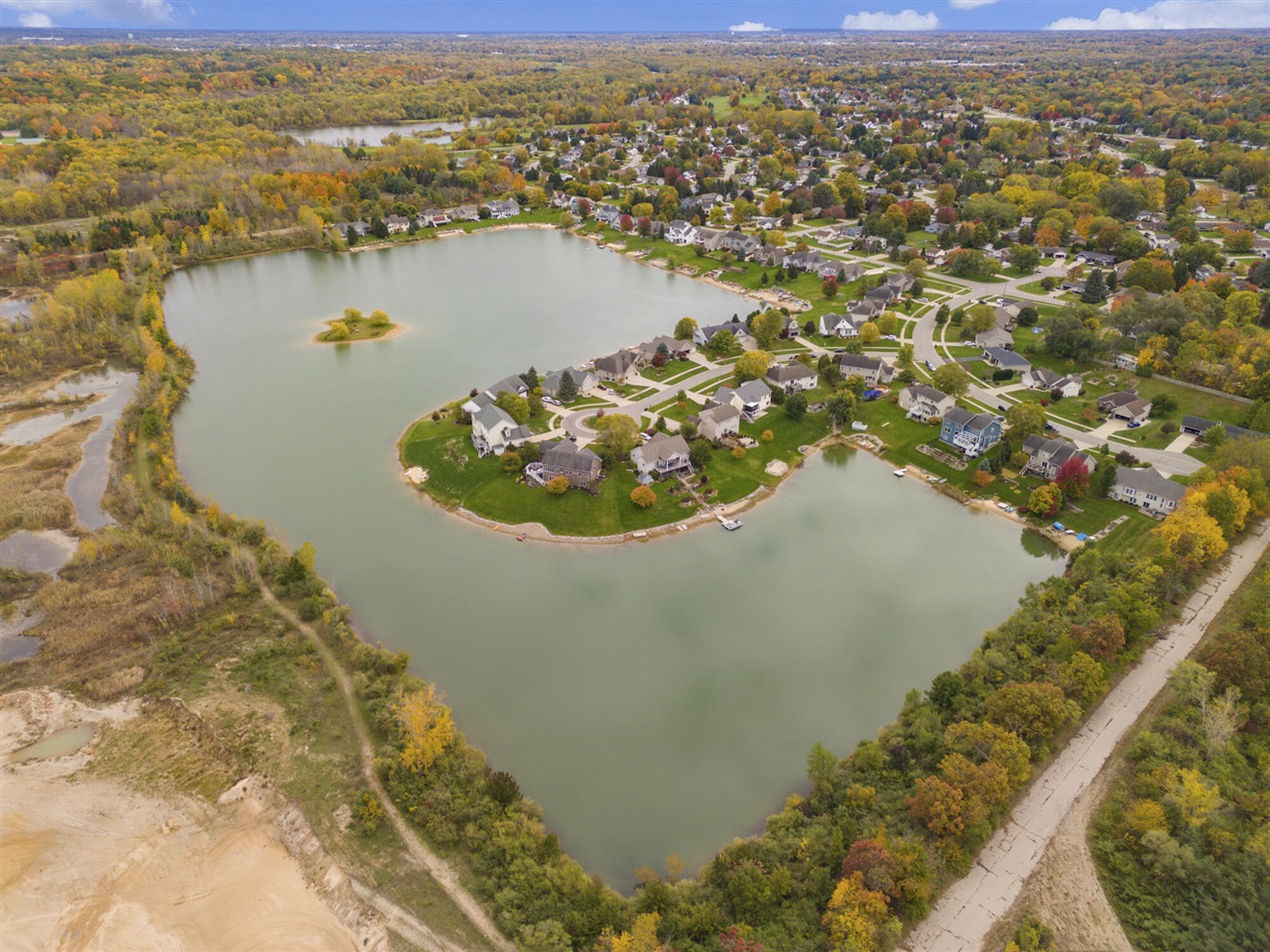 8886 Stonepoint Court, Jenison, MI, 49428