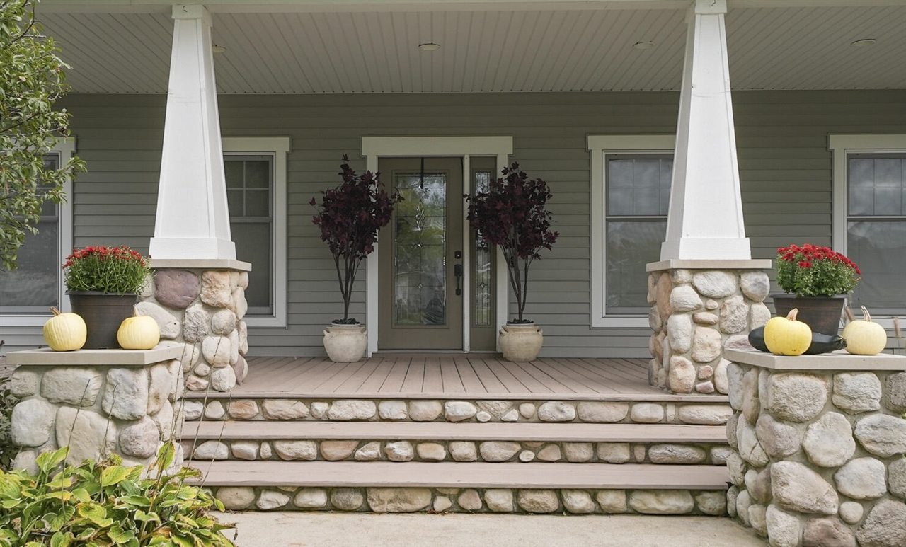 8886 Stonepoint Court, Jenison, MI, 49428