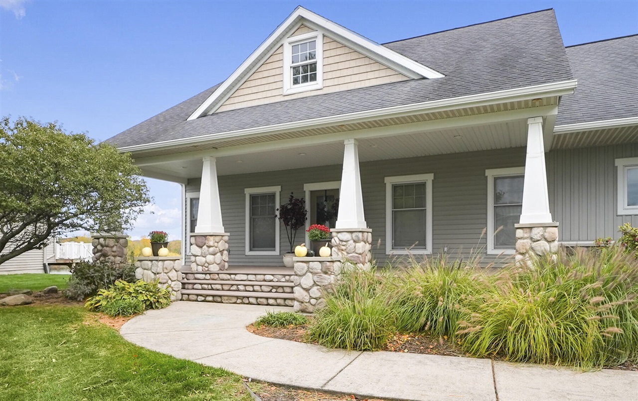 8886 Stonepoint Court, Jenison, MI, 49428