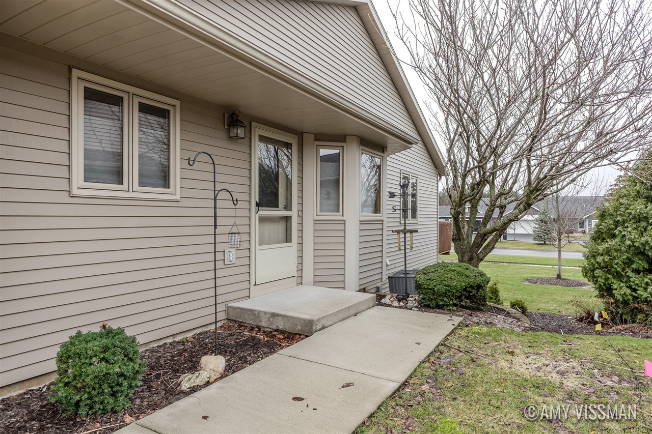 8147 Winding Drive, Byron Center, MI, 49315-8946