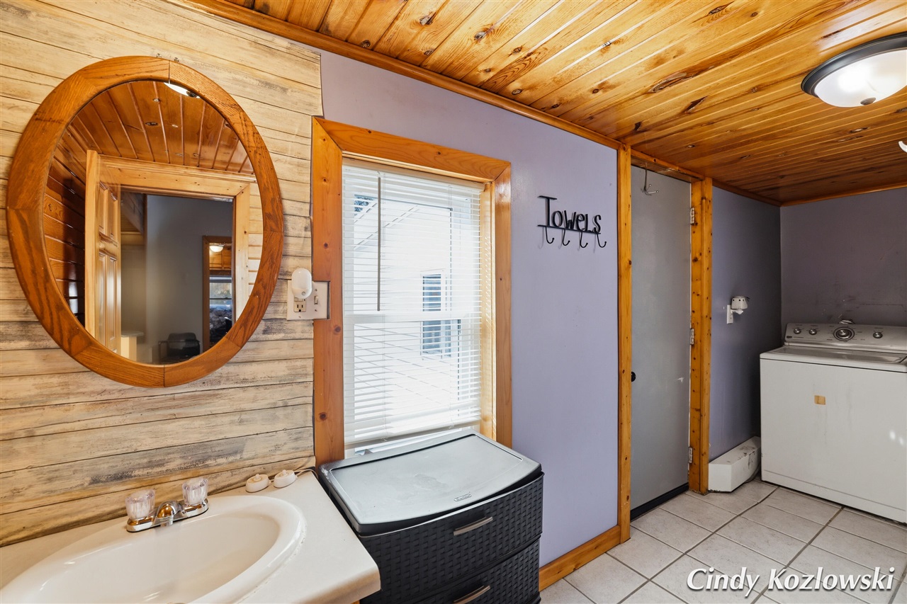 283 S Jones Street, Grant, MI, 49327-9135