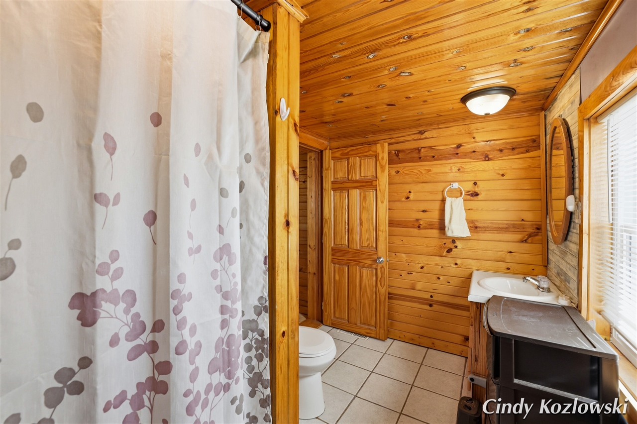 283 S Jones Street, Grant, MI, 49327-9135