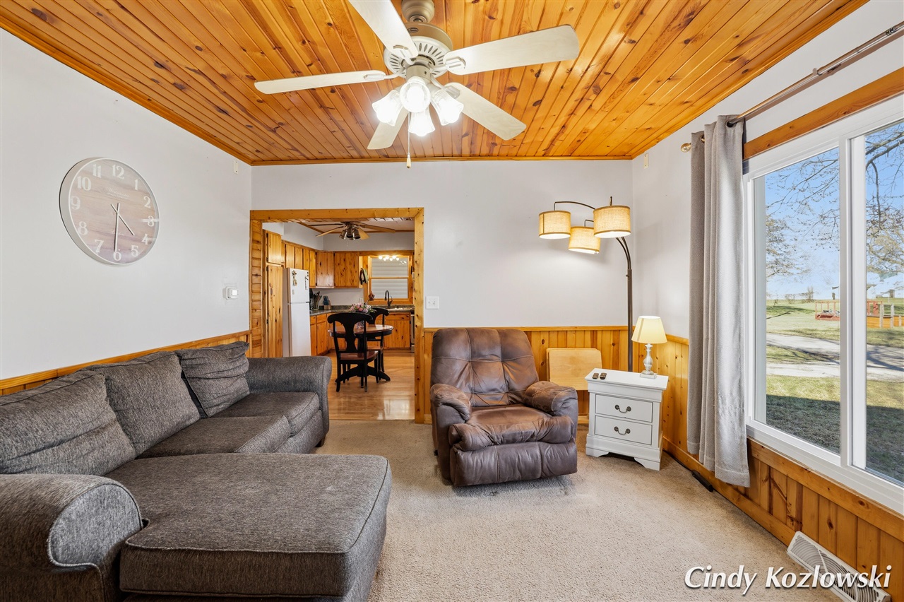 283 S Jones Street, Grant, MI, 49327-9135