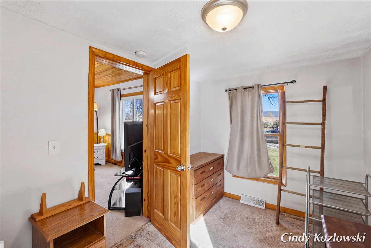 283 S Jones Street, Grant, MI, 49327-9135