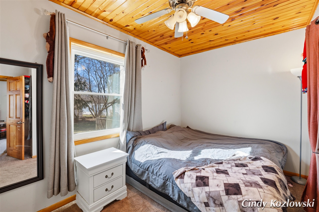 283 S Jones Street, Grant, MI, 49327-9135