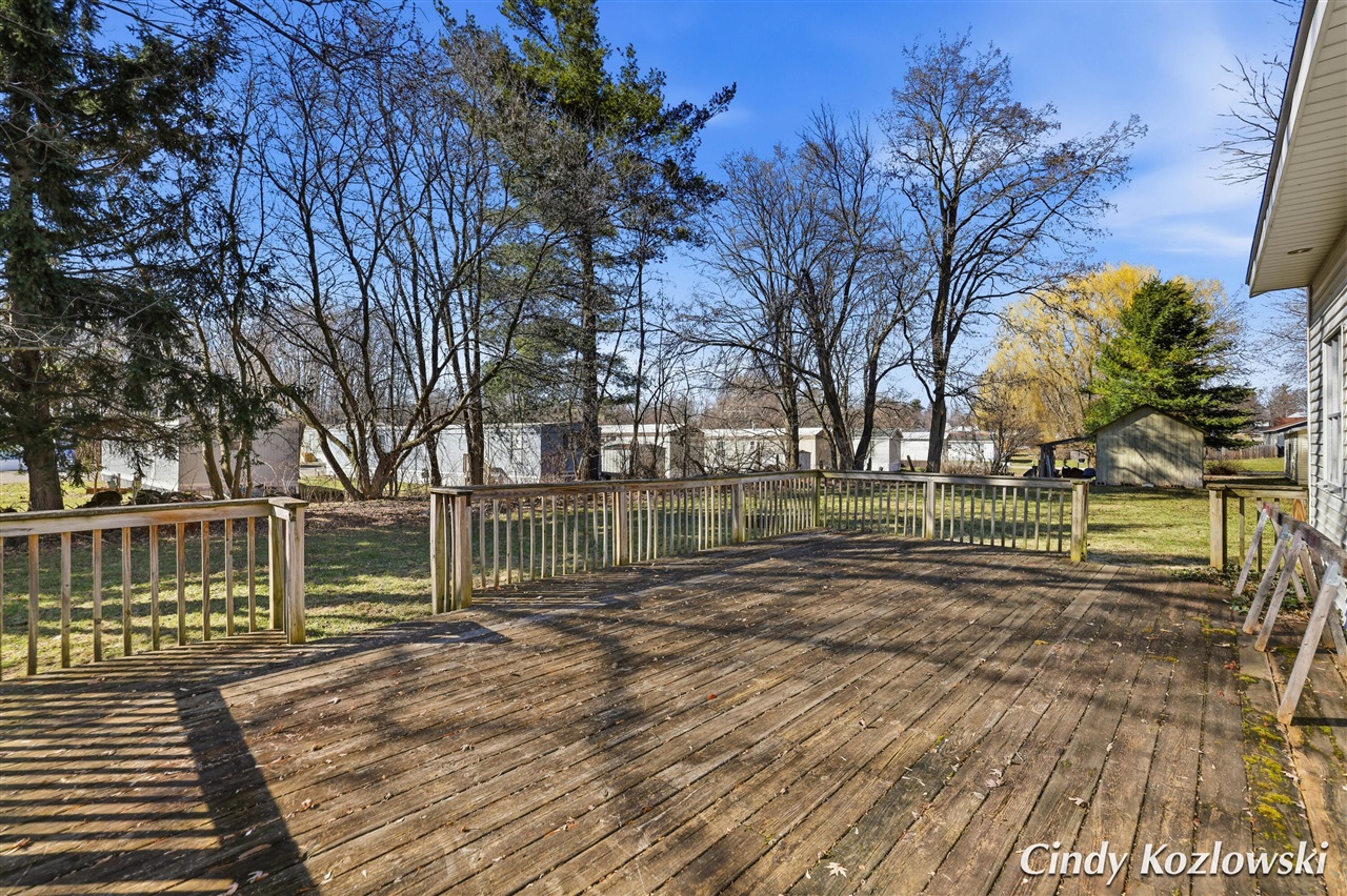 283 S Jones Street, Grant, MI, 49327-9135