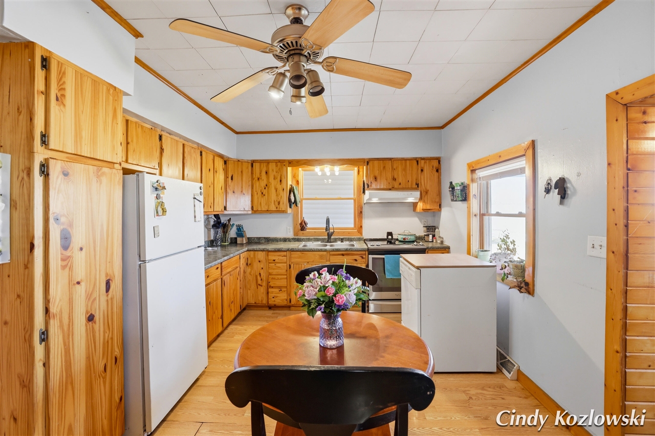 283 S Jones Street, Grant, MI, 49327-9135