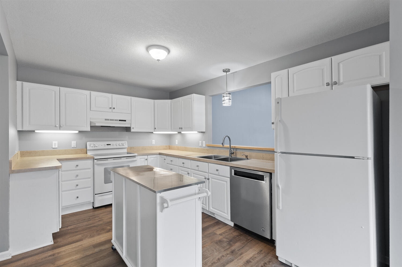 500 Richlyn Drive, Adrian, MI, 49221-9117