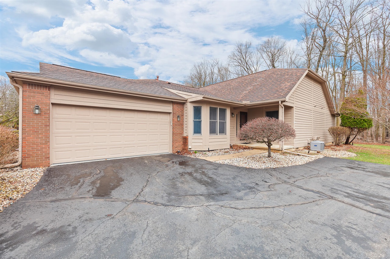 500 Richlyn Drive, Adrian, MI, 49221-9117