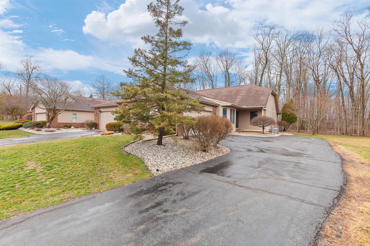 500 Richlyn Drive, Adrian, MI, 49221-9117