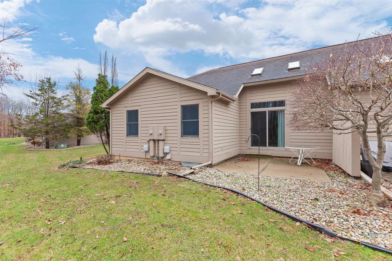 500 Richlyn Drive, Adrian, MI, 49221-9117