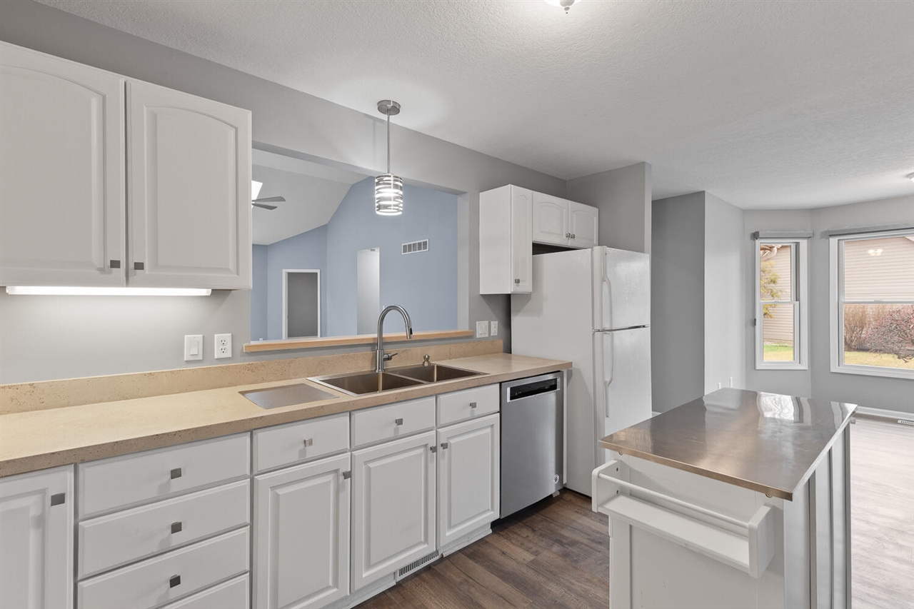 500 Richlyn Drive, Adrian, MI, 49221-9117