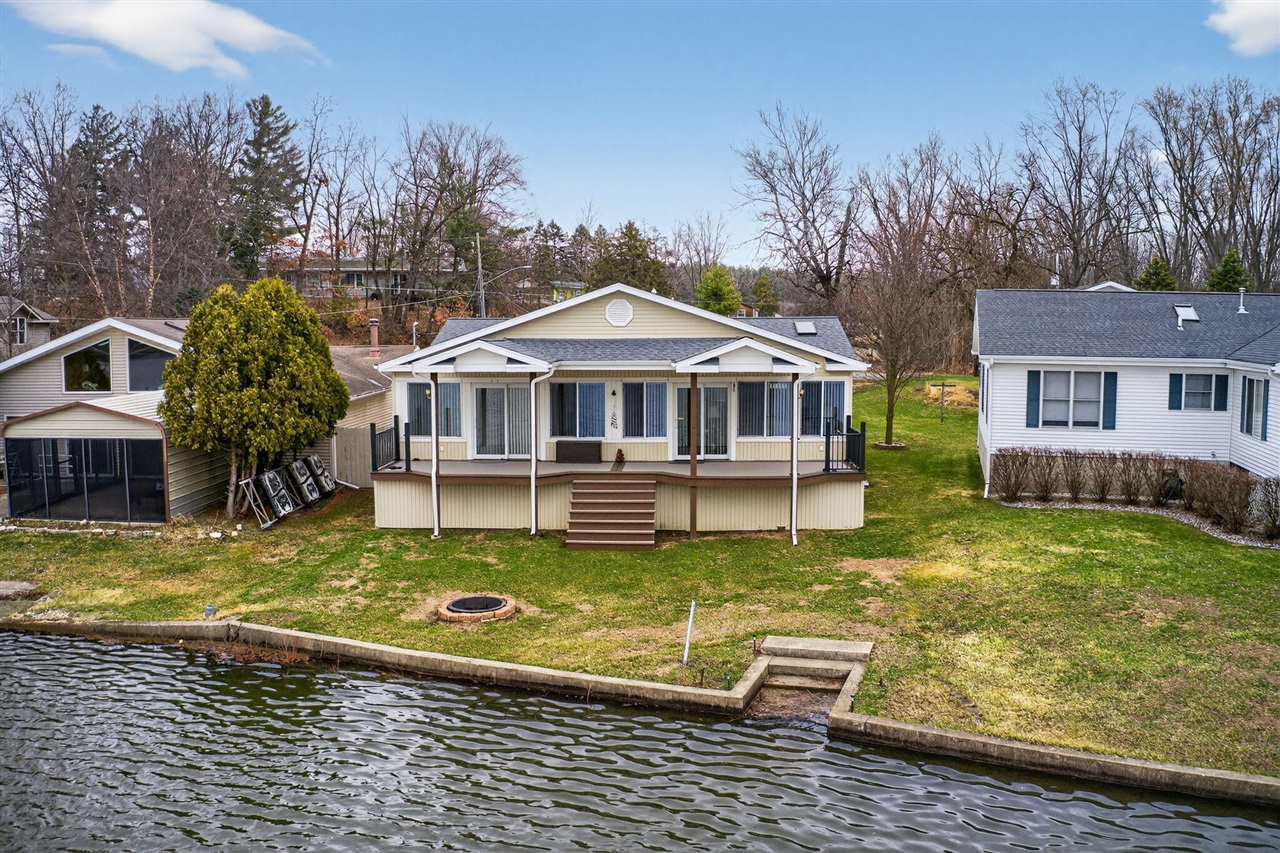 3741 N Blackstone Avenue, Colon, MI, 49040