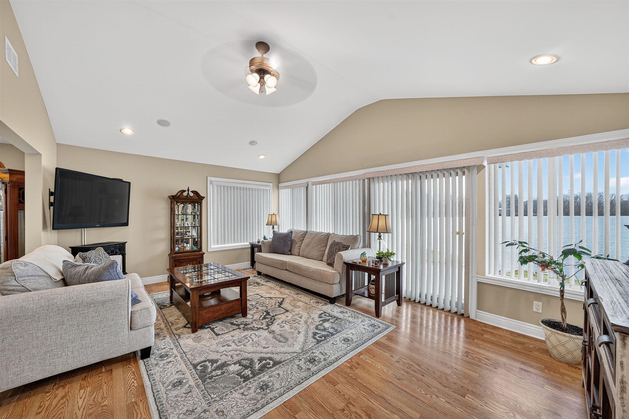 3741 N Blackstone Avenue, Colon, MI, 49040