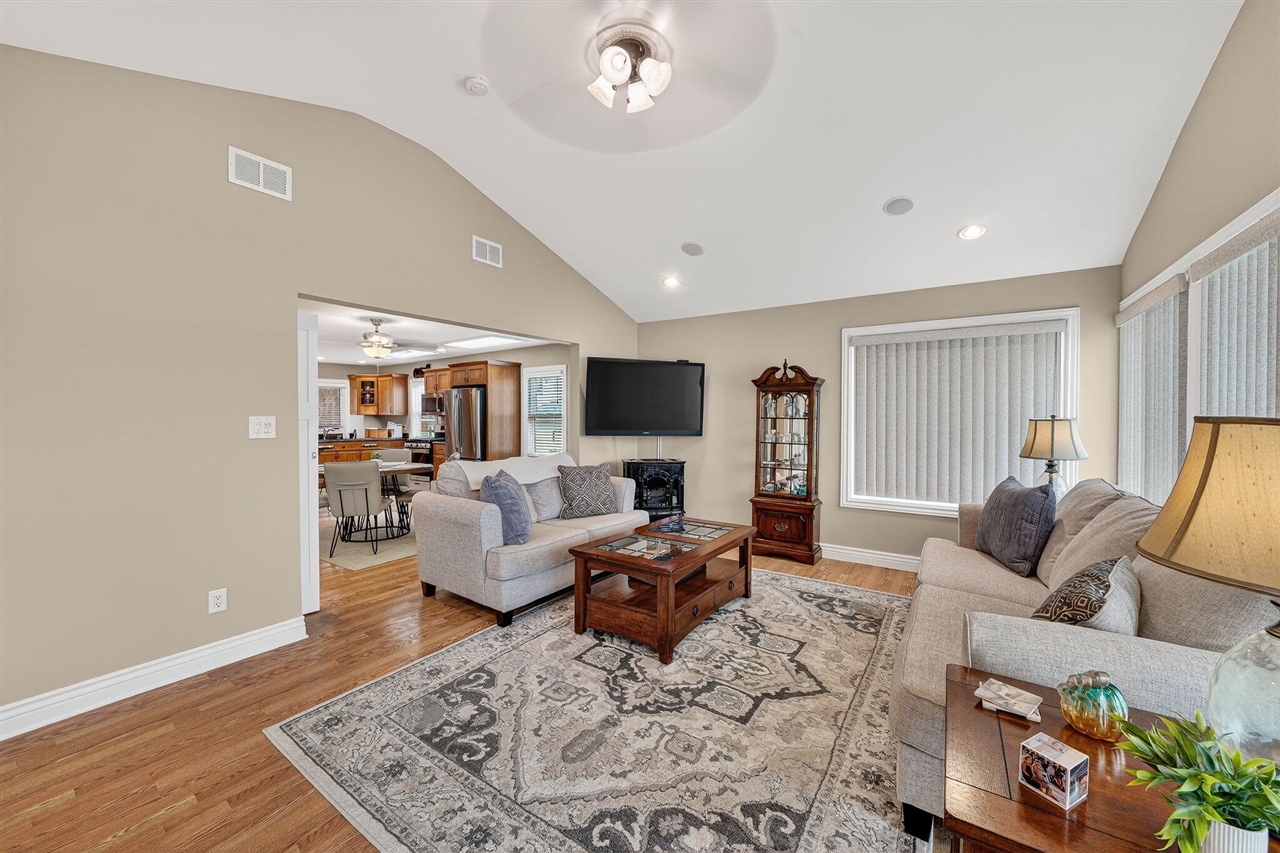 3741 N Blackstone Avenue, Colon, MI, 49040