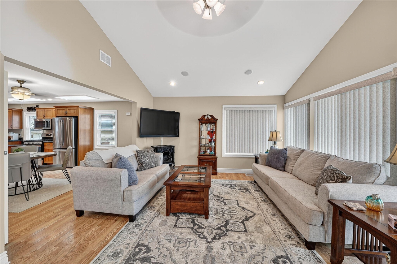 3741 N Blackstone Avenue, Colon, MI, 49040