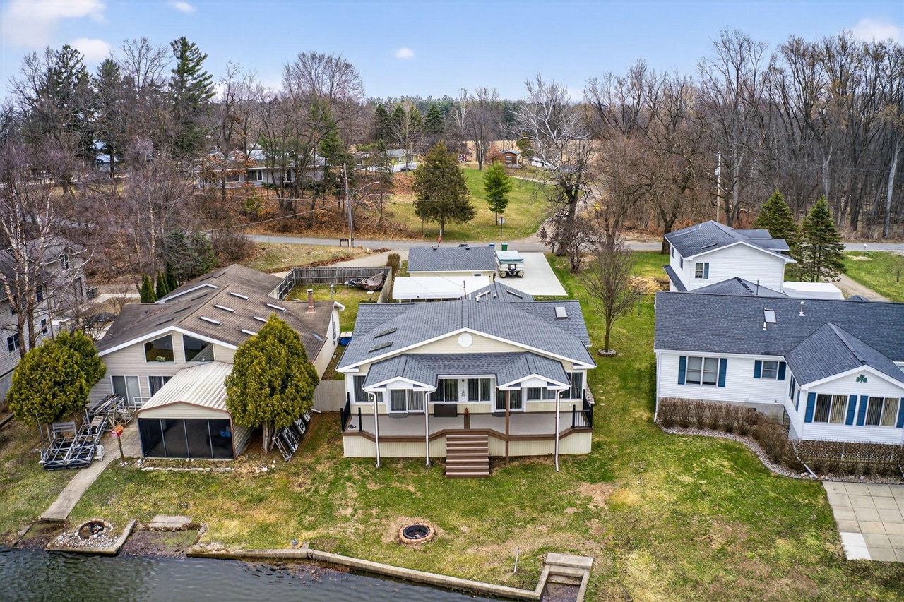 3741 N Blackstone Avenue, Colon, MI, 49040