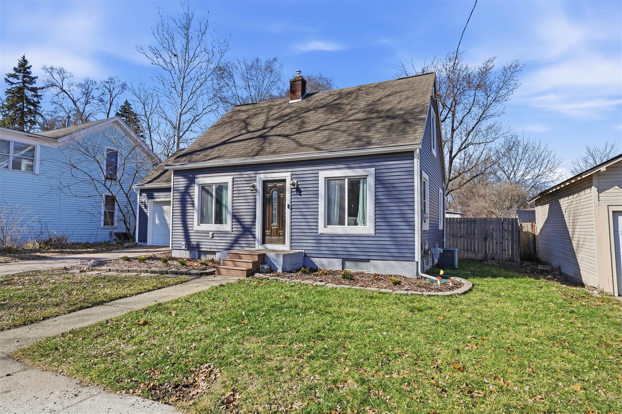 Homes for sale in Fenton, MI | 608 Park St, Fenton, MI 48430 | MLS# 70519277